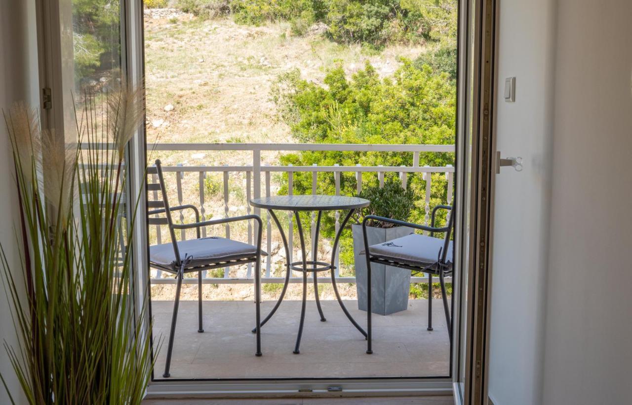 Sea And Mountain View Apartments Duće Exterior foto